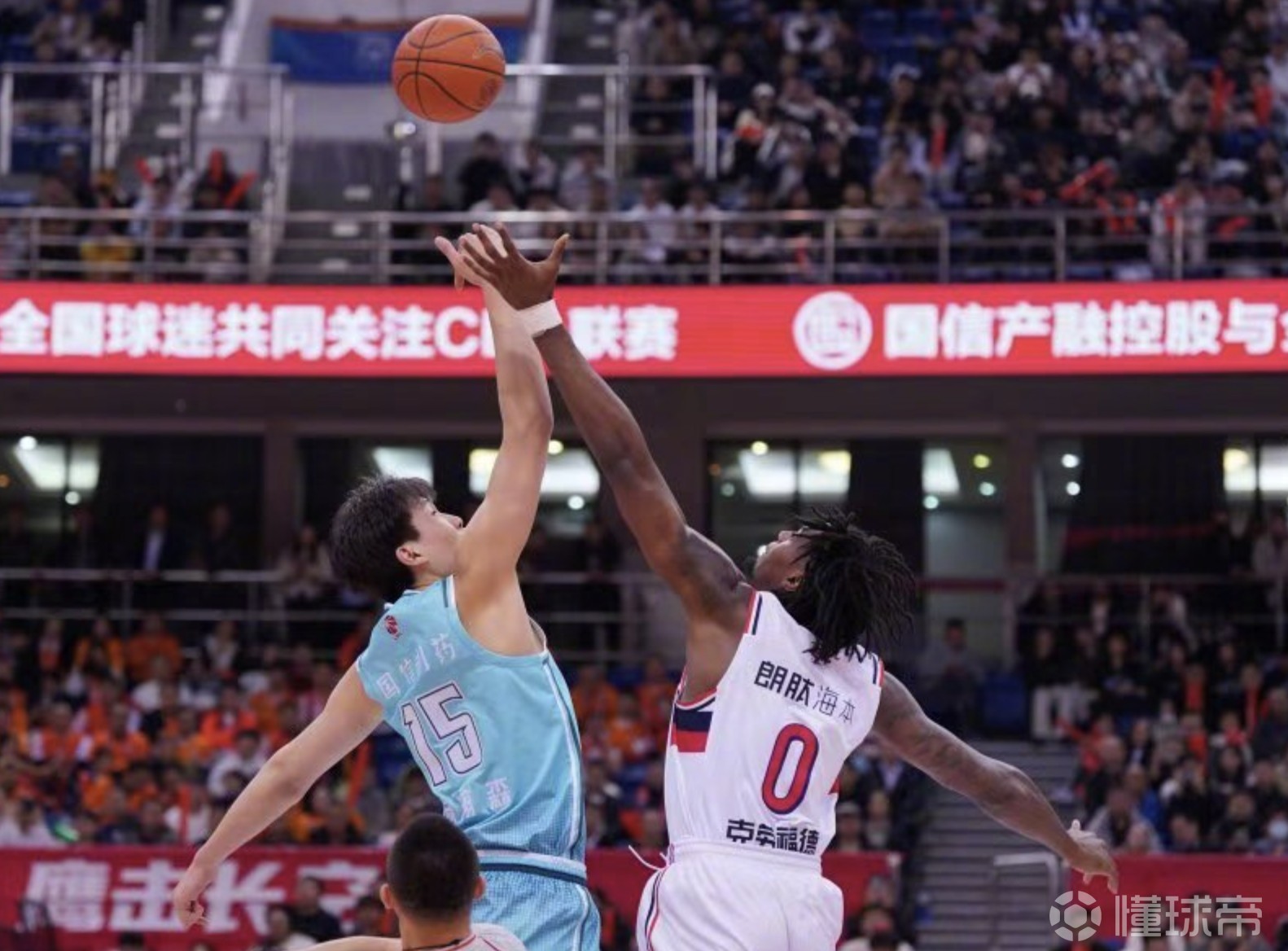 记者：青岛签约上赛季效力于广州的大外援泰肖恩-克劳福德