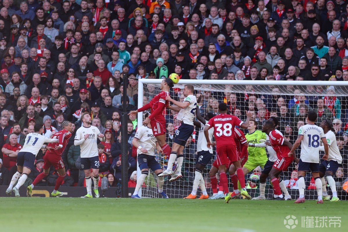 继曼联之后，利物浦是第2支英超上半场通过角球打入3球的球队